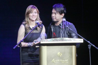 Rey Cantong and Kaye Malana-Cantong of musical duo SIX PART INVENTION. Their song TWO STEPS BEHIND is My Music Store Most Downloaded song of 2013. The 27th Awit Awards was held at the Newport Performing Arts Theater, Resort’s World Manila last December 12, 2014. Photo by Jude Bautista