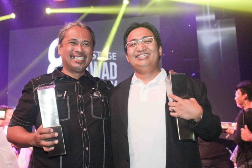 from left: Toym Imao - Outstanding Set Design and TJ Ramos – Outstanding Sound Design both for MABINING MANDIRIGMA by Tanghalang Pilipino. The 8th Philstage Gawad Buhay was held at Onstage Greenbelt last April 28, 2016. Photo by Jude Bautista