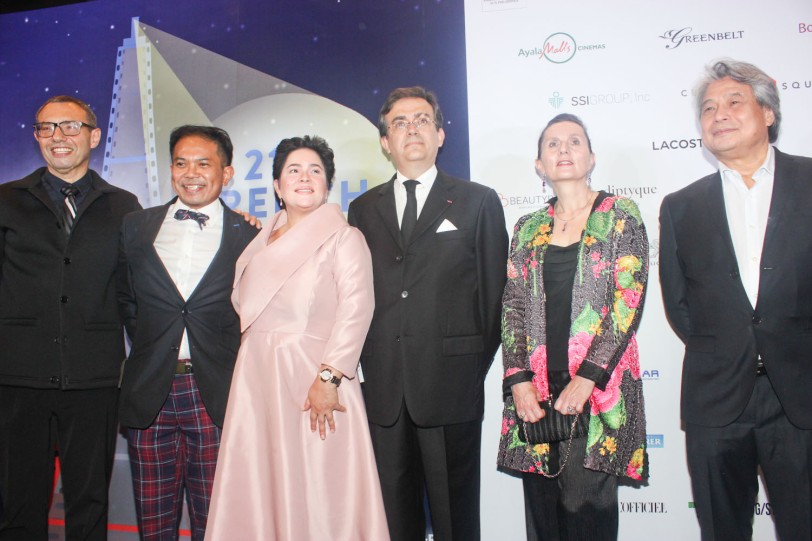 3rd from right: Amb. Thierry Mathou, from left: French Cultural Counselor Yves Zoberman, French Audio Visual Attache Martin Macalintal, Cannes Best Actress Jaclyn Jose, Mdme. Cecile Mathou and FDCP Chairman Briccio Santos. Catch the 21st French Film Festival from June 8 to 14, 2016 at the Greenbelt 3 Cinemas and the Bonifacio High Street Cinemas. The fest includes Pinoy films IMBISIBOL & MANANG BIRING on June 12 at Greenbelt. Photo by Jude Bautista 